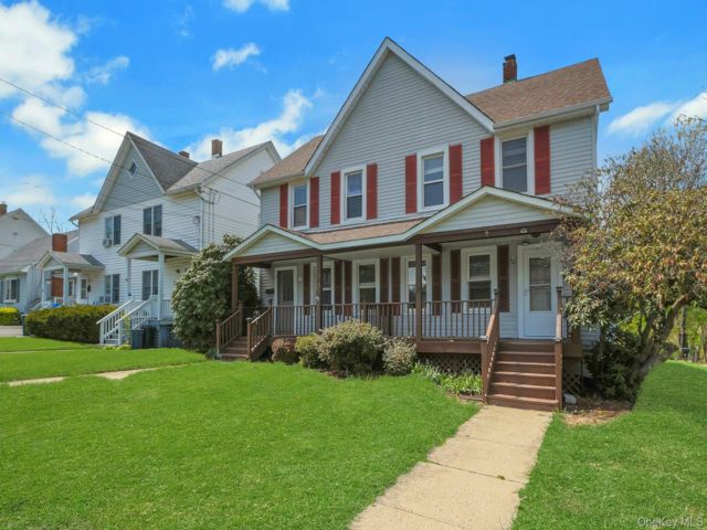  3 BR,  2.00 BTH &nbsp;Colonial style home in Cornwall
