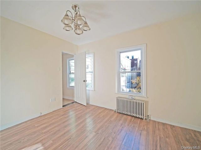  3 BR,  1.00 BTH &nbsp;Colonial style home in Saint Albans