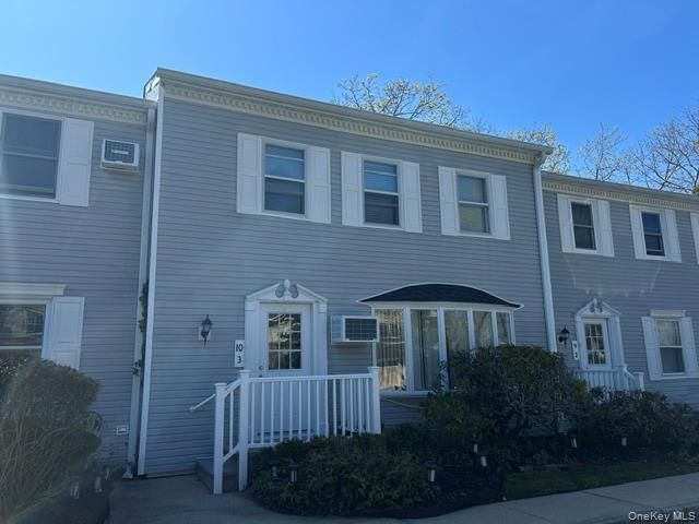 [Westhampton Real Estate, listing number 7278395]