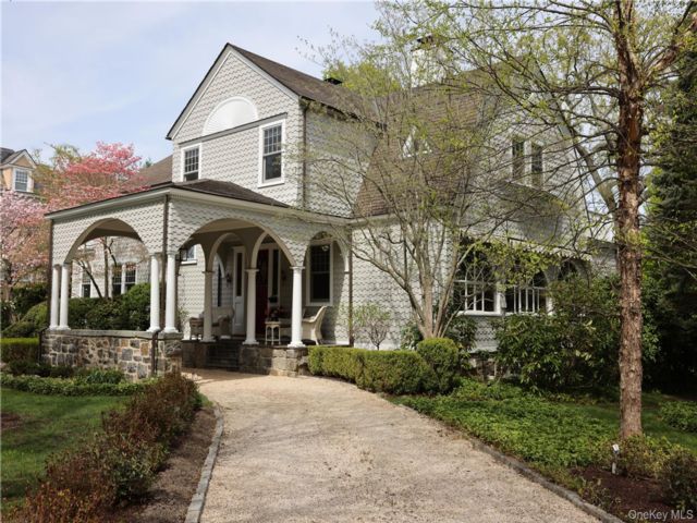  5 BR,  7.00 BTH &nbsp;Victorian style home in Larchmont