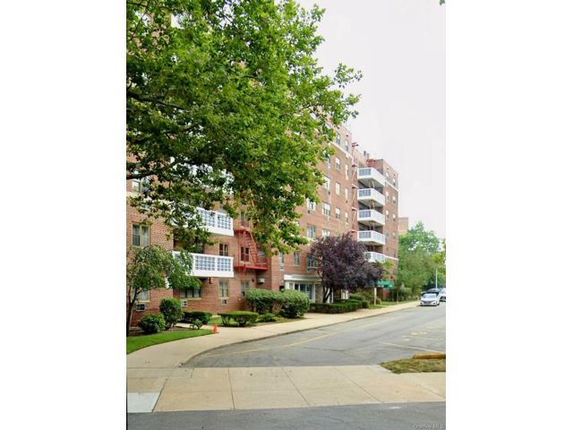 [Howard Beach Real Estate, listing number 7278489]