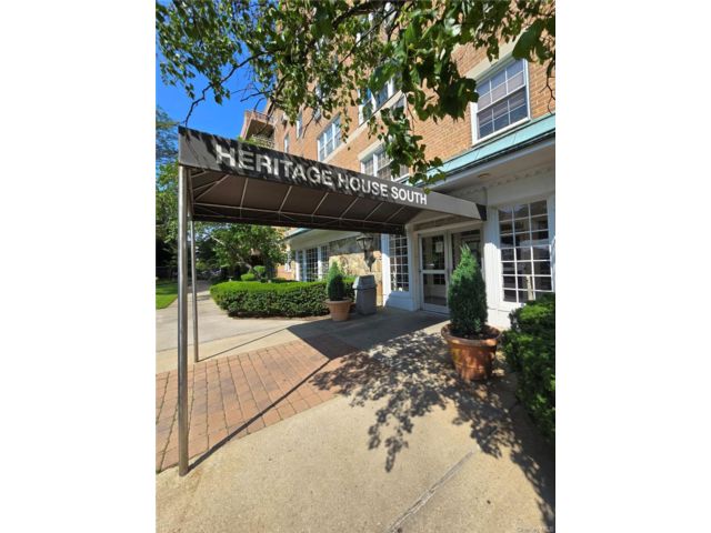  2 BR,  2.00 BTH &nbsp;Other style home in Howard Beach