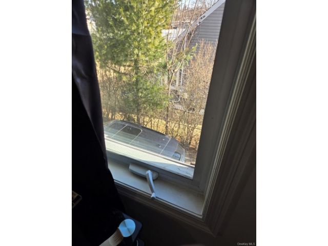 [PHOTO]