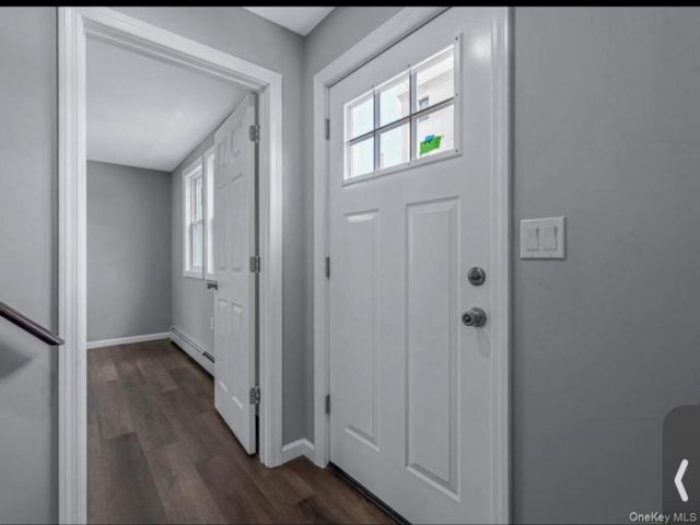  5 BR,  3.00 BTH &nbsp;Colonial style home in Hicksville