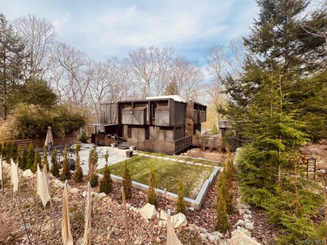  5 BR,  3.00 BTH &nbsp;Modern style home in Tuxedo Park