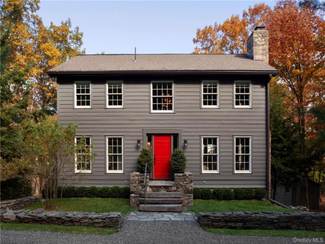  3 BR,  3.00 BTH &nbsp;Colonial style home in Millerton