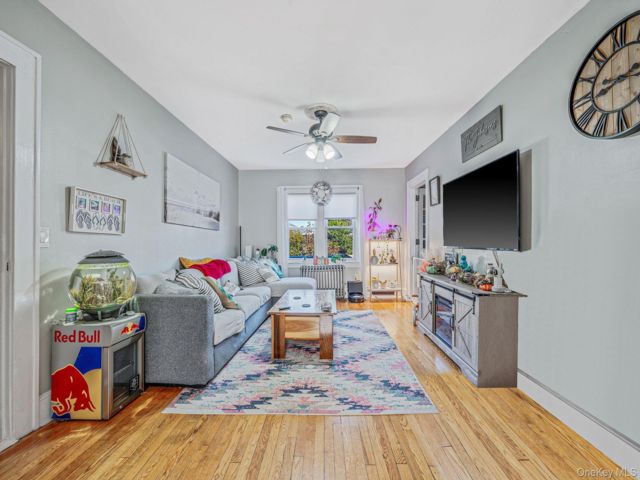  3 BR,  1.00 BTH &nbsp;Other style home in Babylon