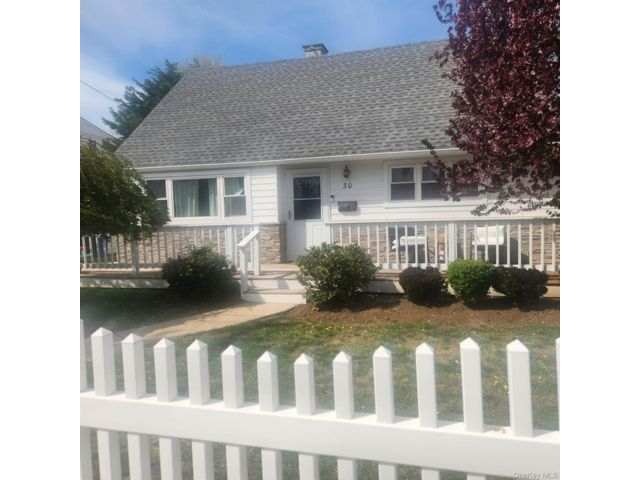  4 BR,  2.00 BTH &nbsp;Cape cod style home in Oceanside