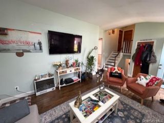 [PHOTO]