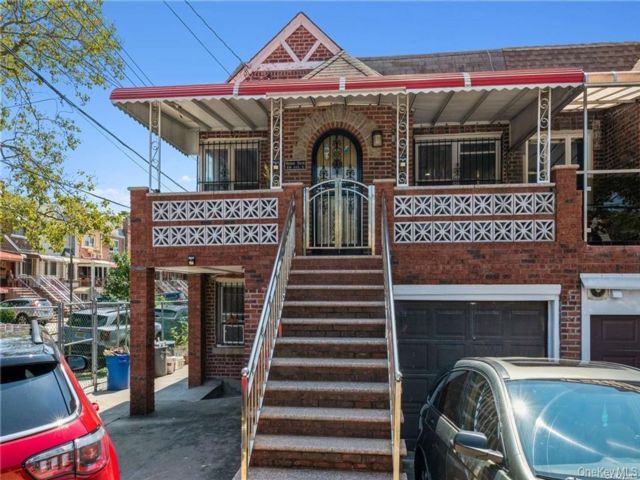  2 BR,  1.00 BTH &nbsp;Other style home in Brighton Beach