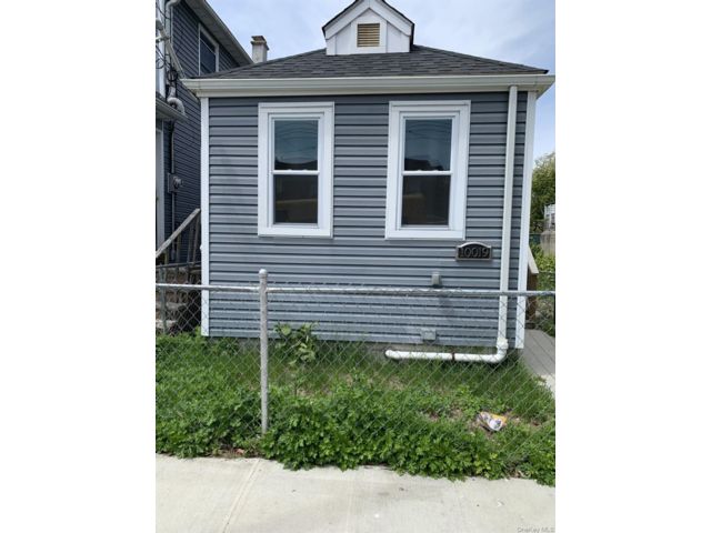  2 BR,  1.00 BTH &nbsp;Bungalow style home in Canarsie