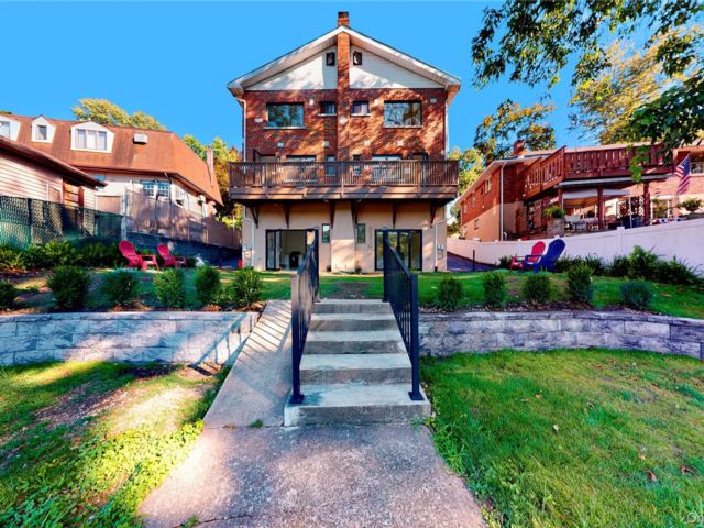  8 BR,  4.00 BTH &nbsp;Colonial style home in Call Listing Agent