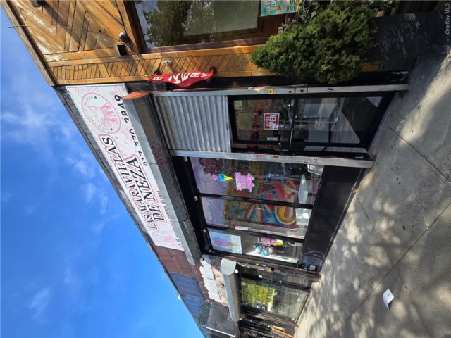 Studio,  0.00 BTH &nbsp;House style home in Sunnyside