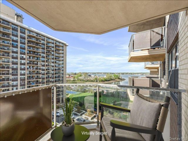  1 BR,  1.00 BTH &nbsp;Other style home in Bayside