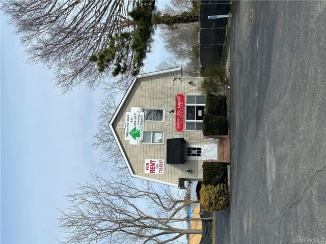 Studio,  0.00 BTH &nbsp;Commercial style home in Southold