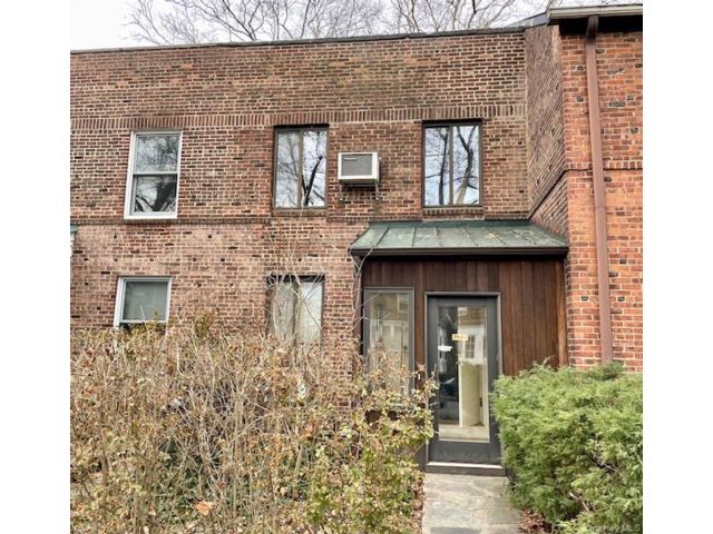  3 BR,  2.00 BTH &nbsp;Garden style home in Sunnyside