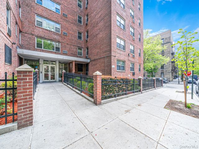  1 BR,  1.00 BTH &nbsp;Other style home in Morrisania
