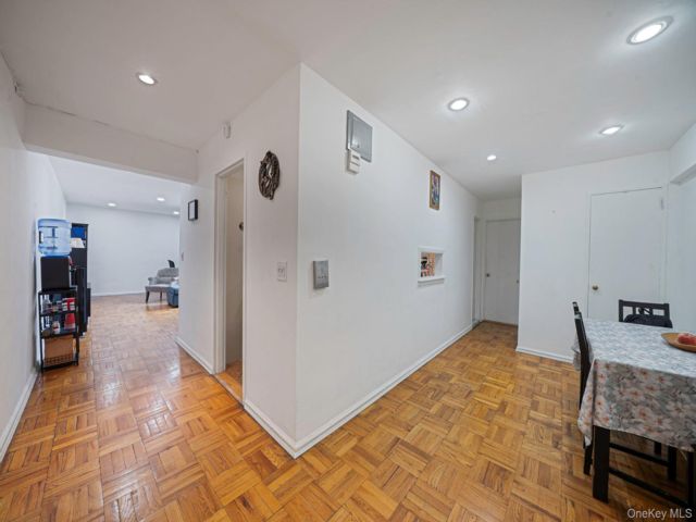 [PHOTO]