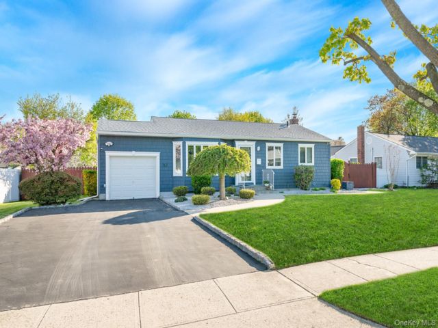[Commack Real Estate, listing number 7279671]