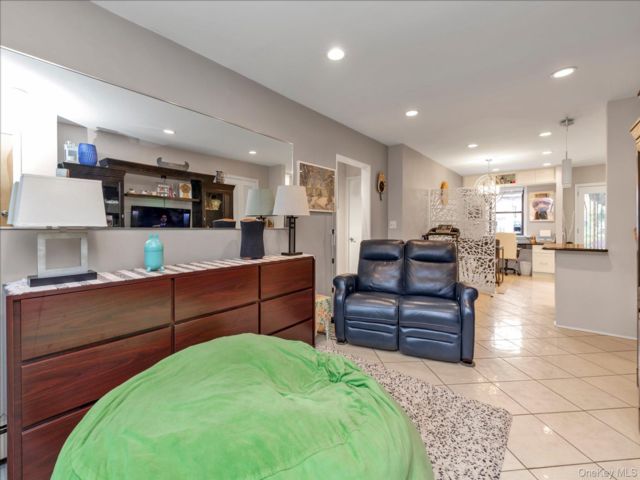  2 BR,  1.00 BTH &nbsp;Garden style home in Flushing