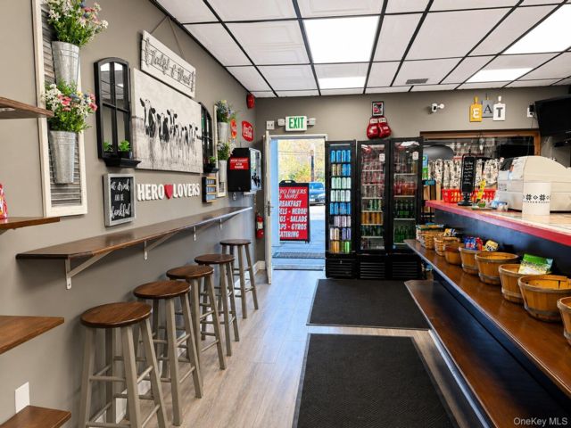 [PHOTO]
