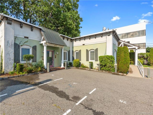 Studio,  0.00 BTH &nbsp;House style home in Westbury