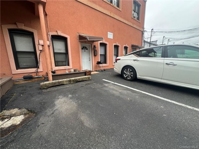  1 BR,  1.00 BTH &nbsp;Other style home in Williston Park