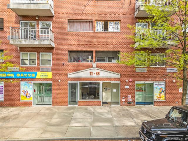  2 BR,  2.00 BTH &nbsp;Other style home in Fresh Meadows