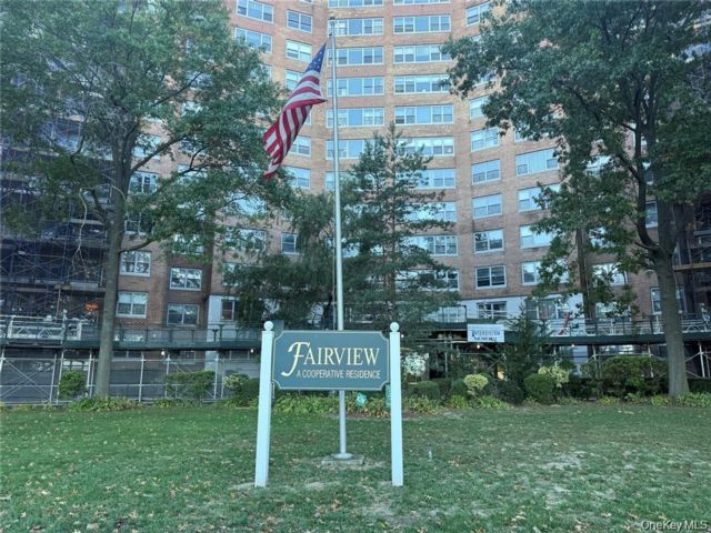 2 BR,  2.00 BTH &nbsp;Other style home in Forest Hills