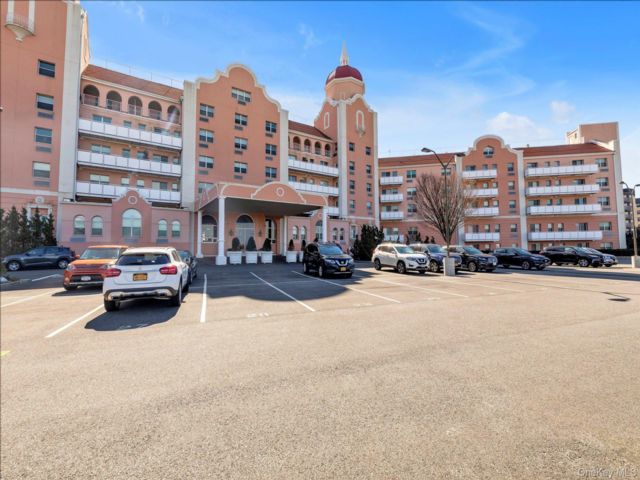  2 BR,  2.00 BTH &nbsp;Other style home in Long Beach