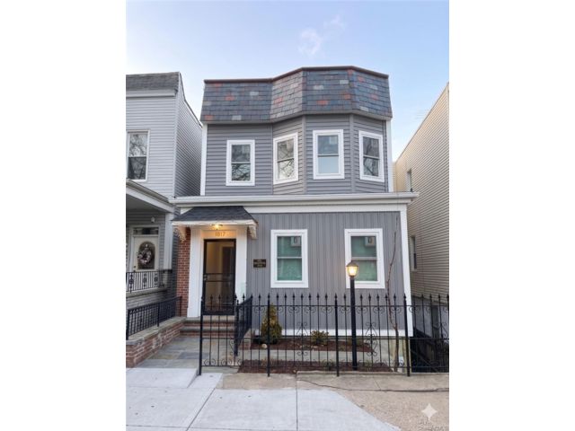Studio,  0.00 BTH &nbsp;House style home in Parkchester