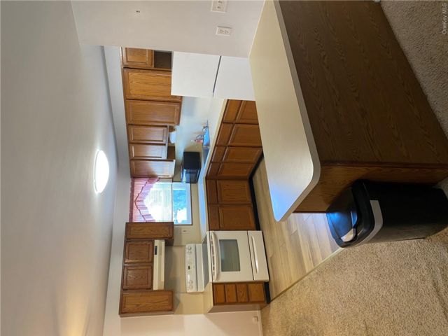  2 BR,  1.00 BTH &nbsp;Hi ranch style home in West Babylon