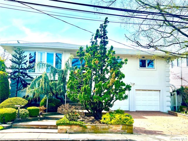 [Woodmere Real Estate, listing number 7280143]