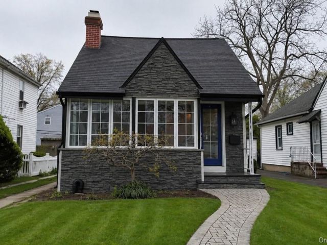  3 BR,  1.00 BTH &nbsp;Cape cod style home in Merrick