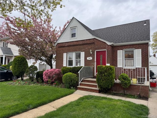 [Franklin Square Real Estate, listing number 7280169]