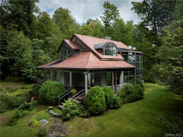  3 BR,  3.00 BTH &nbsp;Modern style home in Callicoon Center