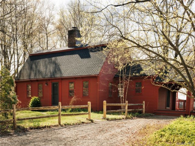  3 BR,  3.00 BTH &nbsp;Cape cod style home in Garrison