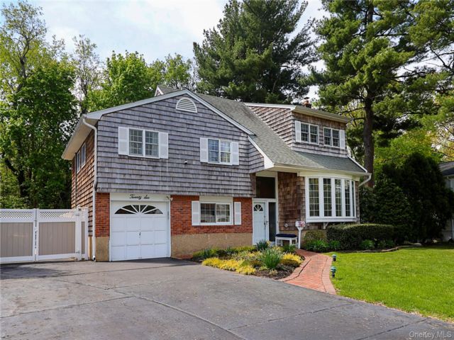  4 BR,  3.00 BTH &nbsp;Other style home in Glen Cove