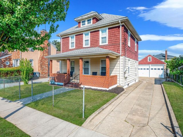 Studio,  0.00 BTH &nbsp;House style home in Mineola