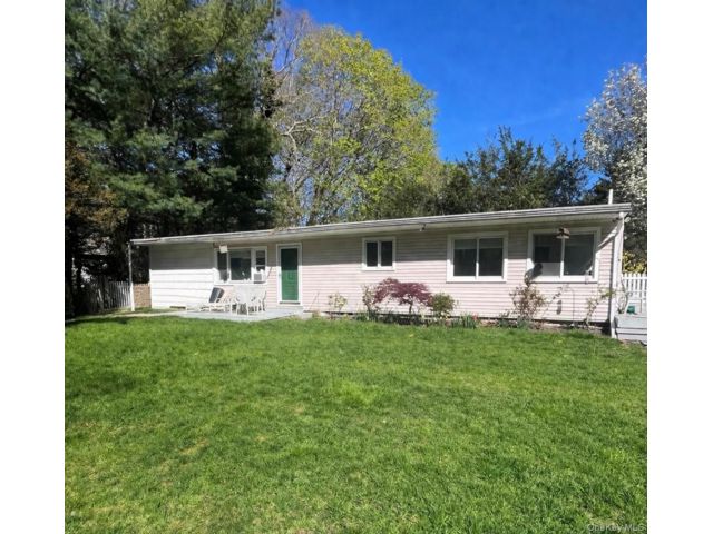  3 BR,  1.00 BTH &nbsp;Ranch style home in Westhampton Beach