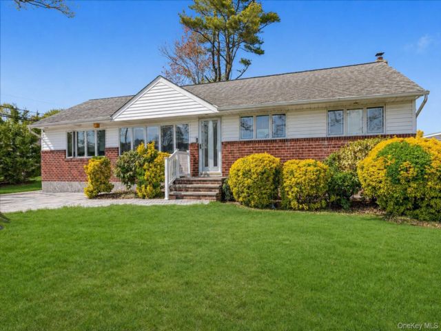 [Old Bethpage Real Estate, listing number 7280392]