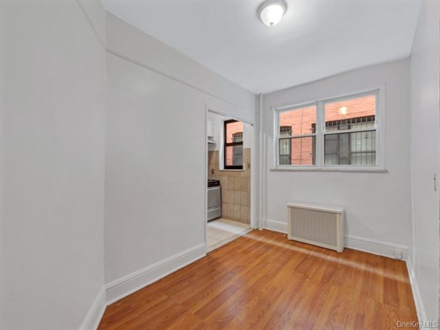  1 BR,  1.00 BTH &nbsp;Other style home in Astoria