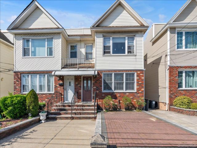  4 BR,  2.00 BTH &nbsp;House style home in Maspeth