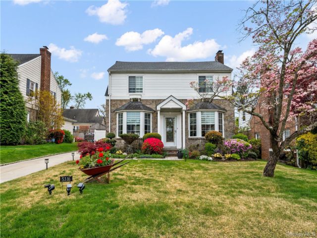 [Little Neck Real Estate, listing number 7280489]