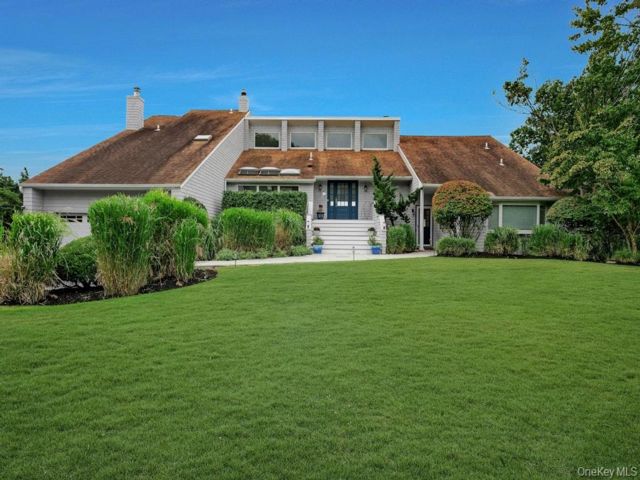 5 BR,  5.00 BTH &nbsp;A-frame style home in Center Moriches