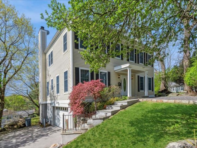  5 BR,  4.00 BTH &nbsp;Colonial style home in Hastings-on-hudson