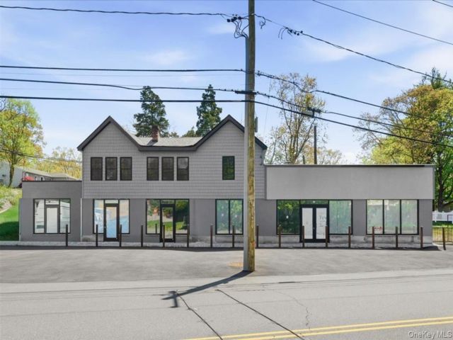 Studio,  0.00 BTH &nbsp;Commercial style home in Ronkonkoma