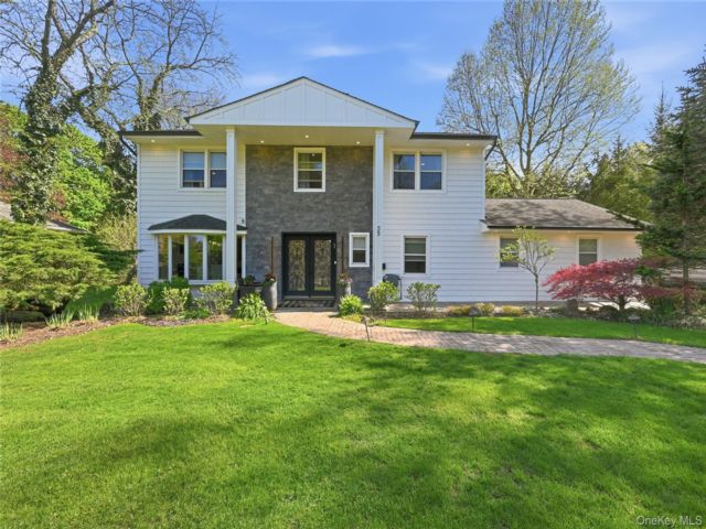  4 BR,  4.00 BTH &nbsp;Splanch style home in East Hills