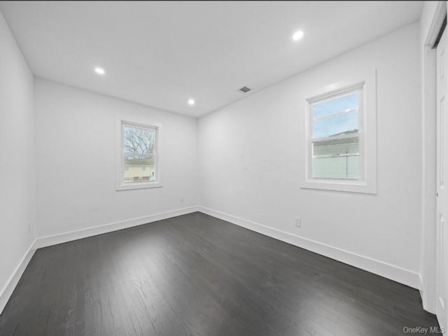  4 BR,  3.00 BTH &nbsp;Colonial style home in Islip Terrace