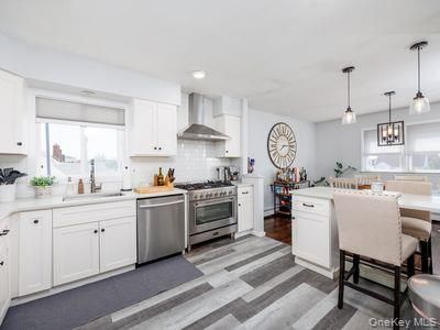 3 BR,  4.00 BTH &nbsp;Other style home in Long Beach
